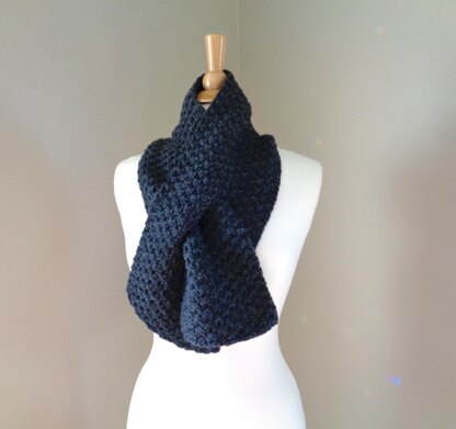 Chunky Keyhole Scarf