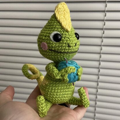 Chloe the Chameleon Amigurumi