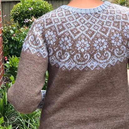 Blomsterfavn (adult size) - knitting pattern