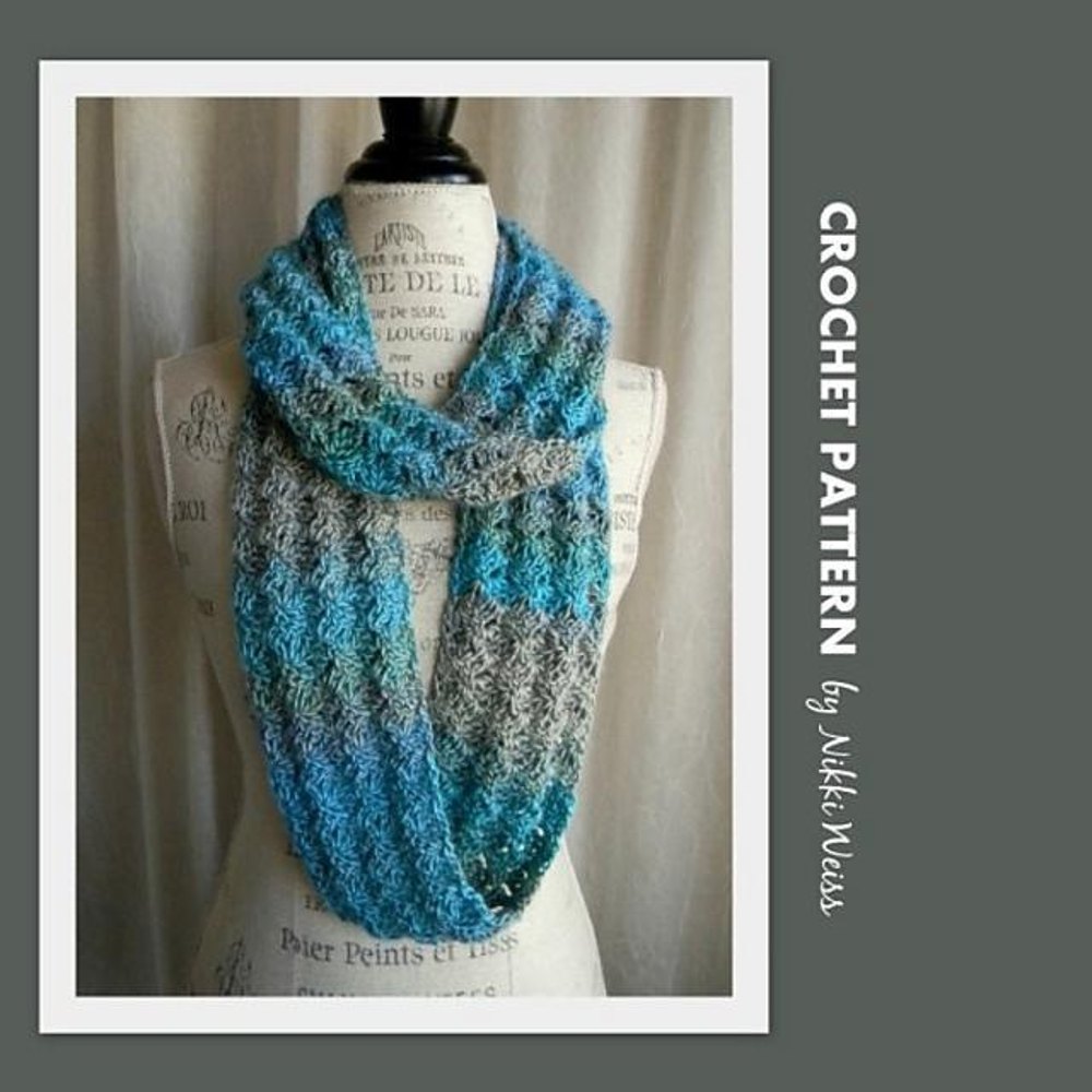 Lacy Fan Infinity Scarf - Free Crochet Pattern, image size:1000x1000