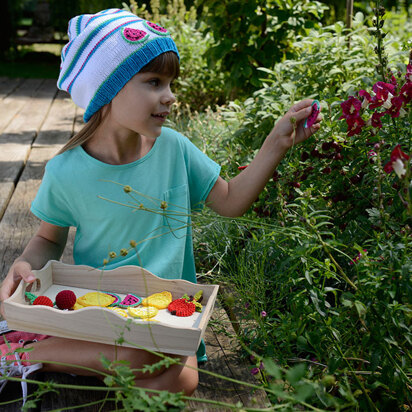 Hat with Melon Appliqués in Schachenmayr Catania - S8918 - Downloadable PDF