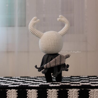 Stylized Silent Knight Amigurumi Crochet Pattern – Cute Fantasy Doll PDF (US Terms)