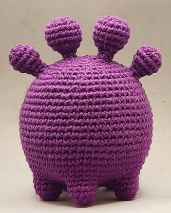 Alien amigurumi 4