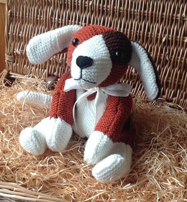 Knitted Square Hound Dog