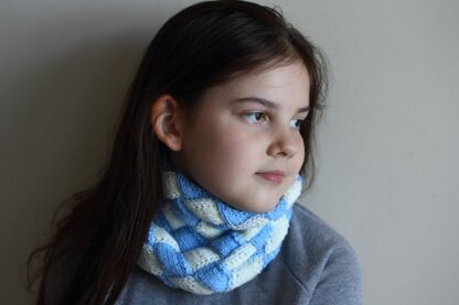 Statement Entrelac Cowl