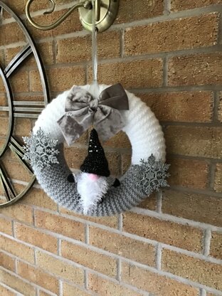 Variations on a gnome wreath