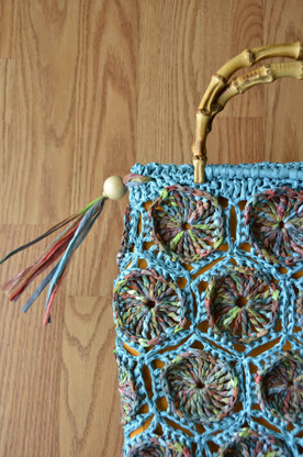 Tiki Tote in Universal Yarn Yashi & Yashi Iro PDF