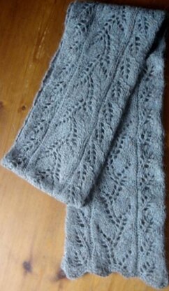 Vine Lace and Leaf panel scarf