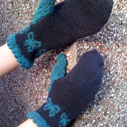 Gothic Butterfly Gauntlets - knitting pattern