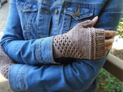 Hot Cross Mitts