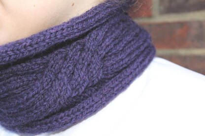 Carlota Cabled Cowl