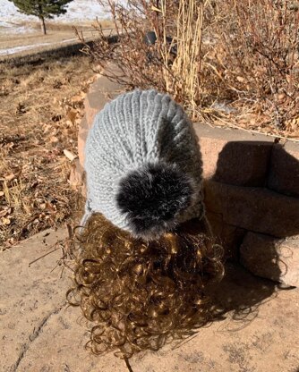 Chickadee Hat -- a loom knit pattern