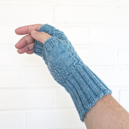 Finely Knit ZigZag Mitts