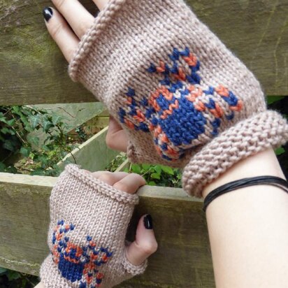 Spooky Spider Fingerless Mitts for Halloween