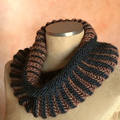 2 Color Brioche Cowl