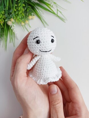 Amigurumi ghost easy crochet pattern, halloween decor