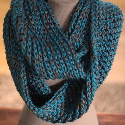 2-Tone Knit-Look Infinity Scarf (3 Ways)