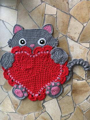 Sassy the kitty cat heart rug