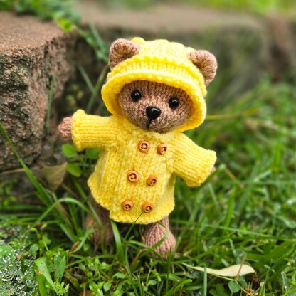 Rainy Day Outfit & Bear