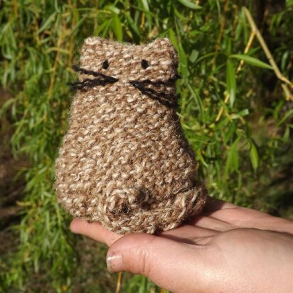 A cat called Grace - knitting pattern