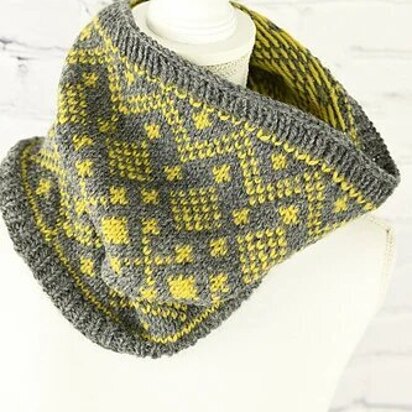 Two Color Fair Isle Cowl in Cascade ReVive - W824 - Downloadable PDF - knitting pattern