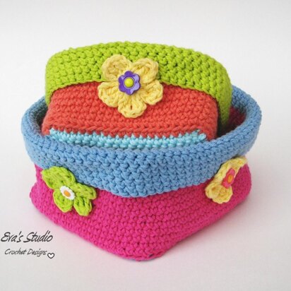 Crochet square basket