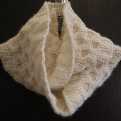 Nooks & Crannies Cowl