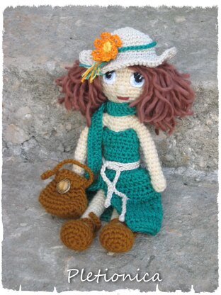 Amigurumi doll with hat