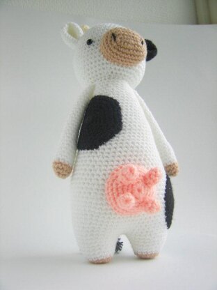 Cow with Udders Crochet Amigurumi Pattern