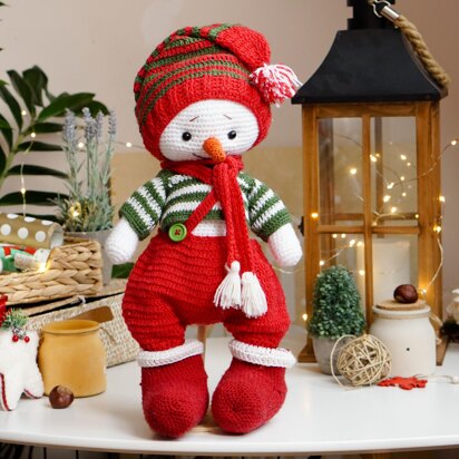Crochet Snowman Outfit for large toys