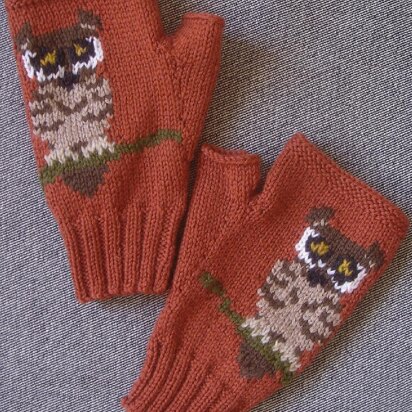 Tiny Owl fingerless gloves/mitts