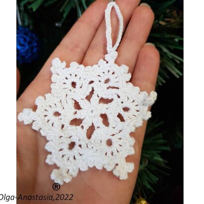 Openwork snowflake 2