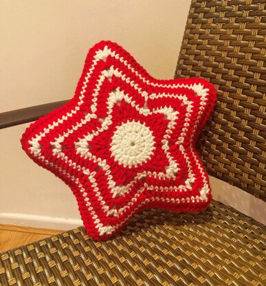 Medium star cushion by HueLaVive