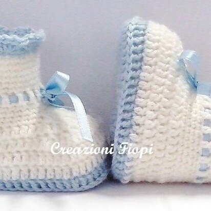 Ribbon blue baby booties