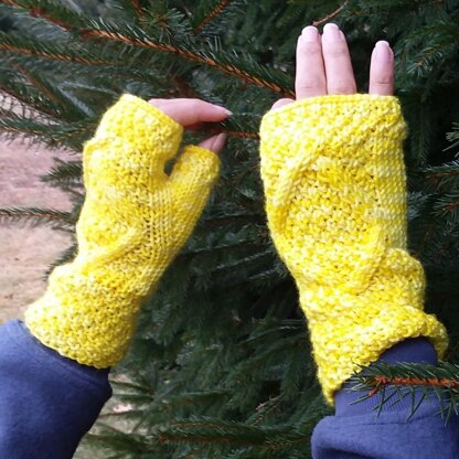 Diamonds on Moss Fingerless Mitts