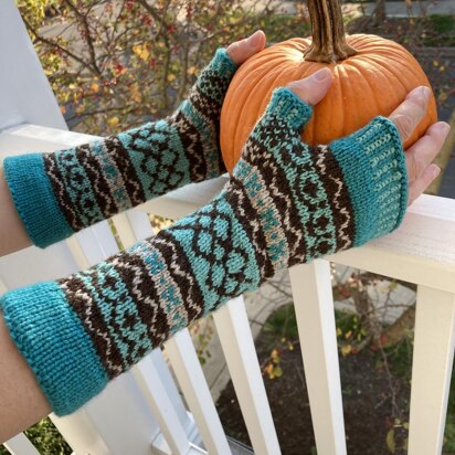 Milan Hill Fingerless Mitts