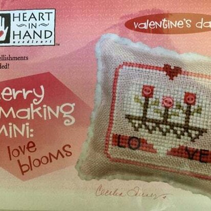 Heart in Hand Merry Making Mini: Love Blooms - HH433 - Leaflet