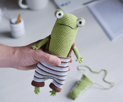Crocodile and Frog Amigurumi - 2 in 1 Crochet Pattern