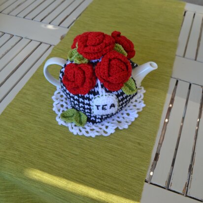 Red Roses Tea Cosy