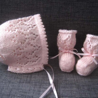 Olivia Bonnet & Booties Set (4-ply)