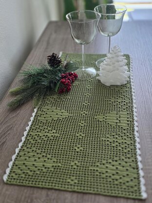 Christmas Tree Table Runner
