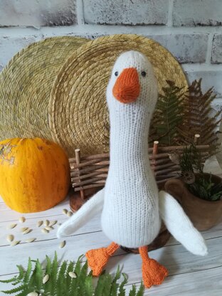 Knit serious goose, white goose knitting pattern