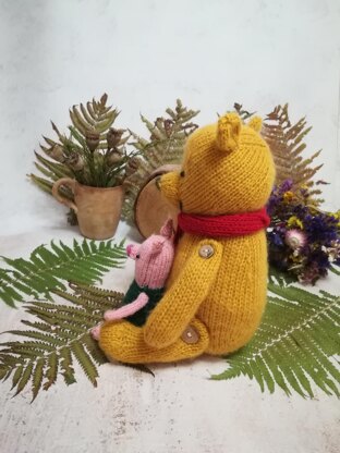 Toy knitting patterns - Knit your Winnie the Pooh and Piglet based on the book