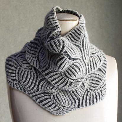 Wavy Brioche cowl