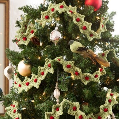 Christmas Tree Garland in Red Heart With Love Solids - LW4308
