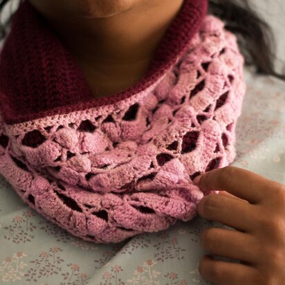 Anaia Cowl