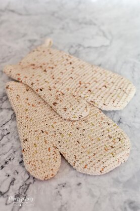 Give Yourself A Hand Oven Mitt