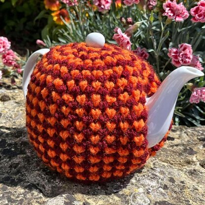 Retro Tweed 4 Cup Teapot Cosy Knitting Pattern.