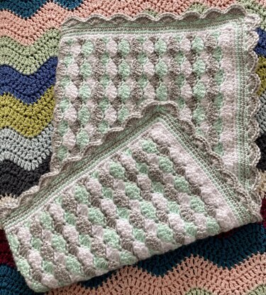 Shell stitch baby blanket