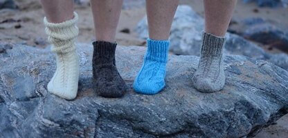 Cosy Cabled Toe-Up Socks
